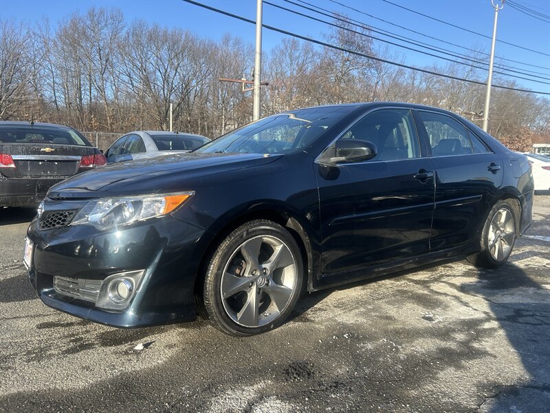 2014 Toyota Camry SE Sport   - Photo 1 - Framingham, MA 01702