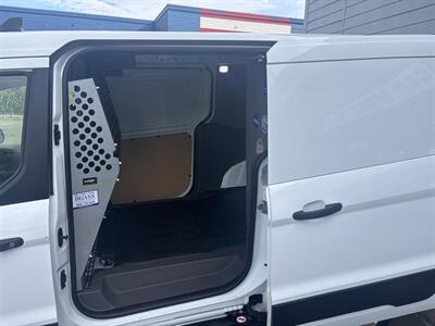 2020 Ford Transit Connect Cargo Van XL   - Photo 12 - Milwaukie, OR 97267