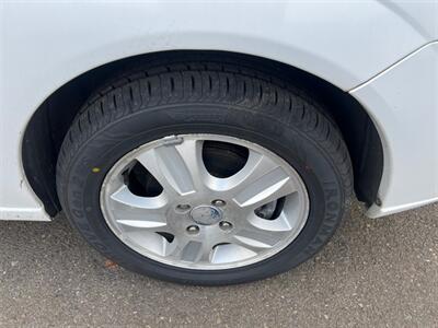 2007 Ford Focus ZX3 S   - Photo 11 - Milwaukie, OR 97267