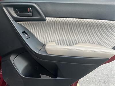 2017 Subaru Forester 2.5i Premium   - Photo 11 - Milwaukie, OR 97267