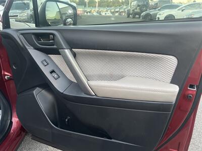 2017 Subaru Forester 2.5i Premium   - Photo 9 - Milwaukie, OR 97267
