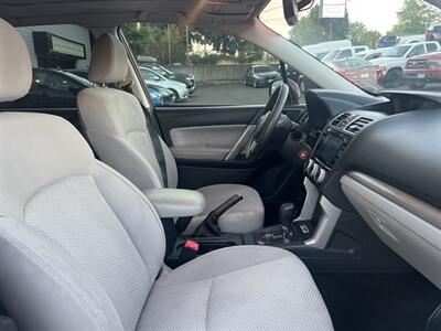 2017 Subaru Forester 2.5i Premium   - Photo 10 - Milwaukie, OR 97267