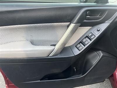 2017 Subaru Forester 2.5i Premium   - Photo 14 - Milwaukie, OR 97267