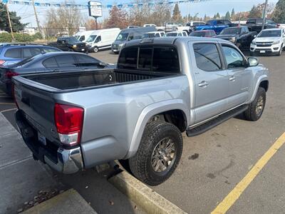 2017 Toyota Tacoma TRD Sport   - Photo 7 - Milwaukie, OR 97267