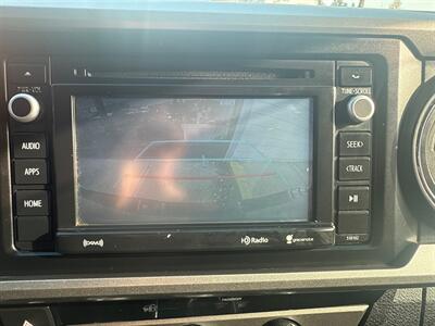 2017 Toyota Tacoma TRD Sport   - Photo 15 - Milwaukie, OR 97267