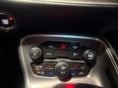2022 Dodge Challenger SXT   - Photo 15 - Milwaukie, OR 97267