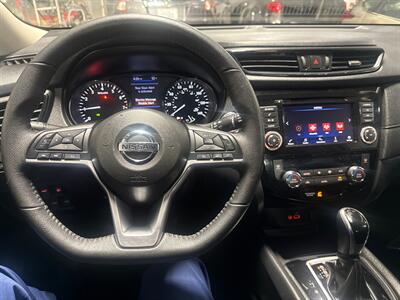 2020 Nissan Rogue SV - Photo 11 - Milwaukie, OR 97267