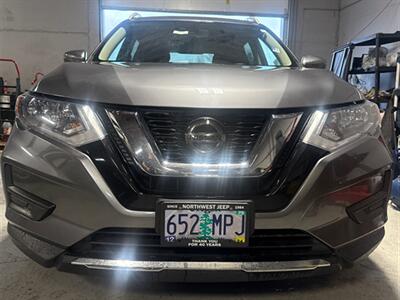 2020 Nissan Rogue SV - Photo 2 - Milwaukie, OR 97267