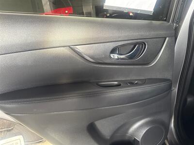 2020 Nissan Rogue SV - Photo 17 - Milwaukie, OR 97267