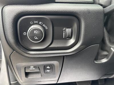 2020 RAM 1500 Crew Cab Big Horn   - Photo 25 - Milwaukie, OR 97267