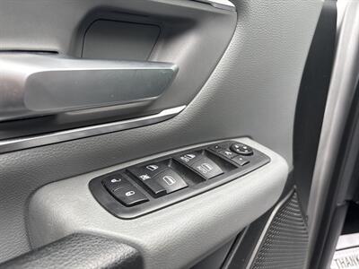 2020 RAM 1500 Crew Cab Big Horn   - Photo 12 - Milwaukie, OR 97267