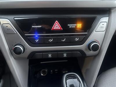 2020 Hyundai ELANTRA SEL   - Photo 15 - Milwaukie, OR 97267