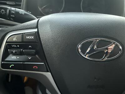 2020 Hyundai ELANTRA SEL   - Photo 11 - Milwaukie, OR 97267