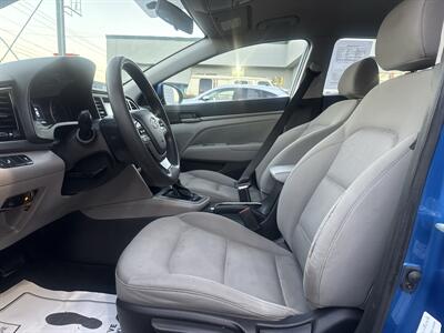2020 Hyundai ELANTRA SEL   - Photo 9 - Milwaukie, OR 97267