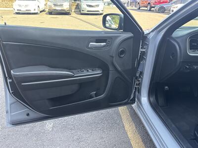 2022 Dodge Charger SXT   - Photo 8 - Milwaukie, OR 97267
