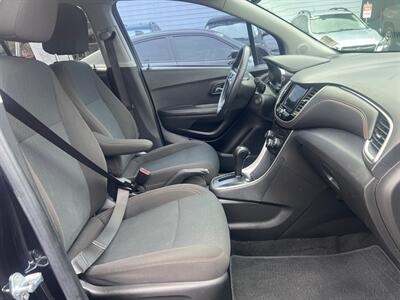 2021 Chevrolet Trax LS   - Photo 10 - Milwaukie, OR 97267