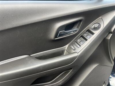 2021 Chevrolet Trax LS   - Photo 18 - Milwaukie, OR 97267