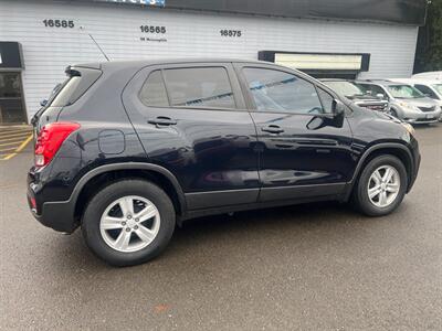 2021 Chevrolet Trax LS   - Photo 7 - Milwaukie, OR 97267