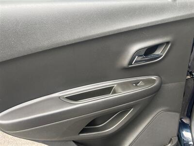 2021 Chevrolet Trax LS   - Photo 15 - Milwaukie, OR 97267