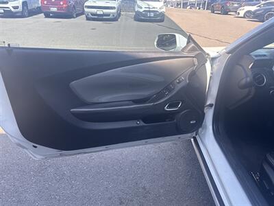 2015 Chevrolet Camaro LT - Photo 9 - Milwaukie, OR 97267