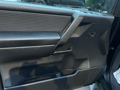 2013 Nissan Titan SV - Photo 13 - Milwaukie, OR 97267