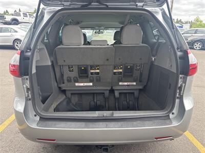 2017 Toyota Sienna L 7-Passenger   - Photo 16 - Milwaukie, OR 97267