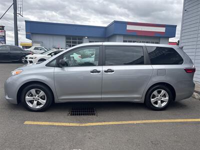 2017 Toyota Sienna L 7-Passenger   - Photo 4 - Milwaukie, OR 97267