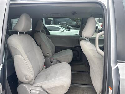 2017 Toyota Sienna L 7-Passenger   - Photo 18 - Milwaukie, OR 97267