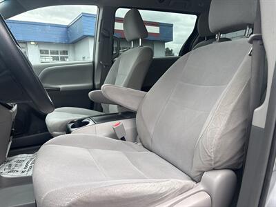 2017 Toyota Sienna L 7-Passenger   - Photo 25 - Milwaukie, OR 97267