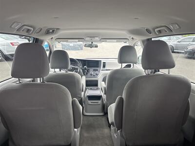 2017 Toyota Sienna L 7-Passenger   - Photo 17 - Milwaukie, OR 97267
