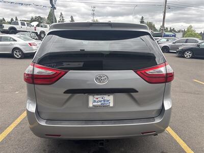 2017 Toyota Sienna L 7-Passenger   - Photo 6 - Milwaukie, OR 97267