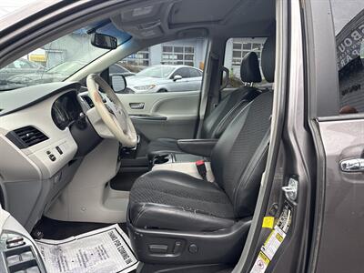 2013 Toyota Sienna SE 8-Passenger   - Photo 11 - Milwaukie, OR 97267