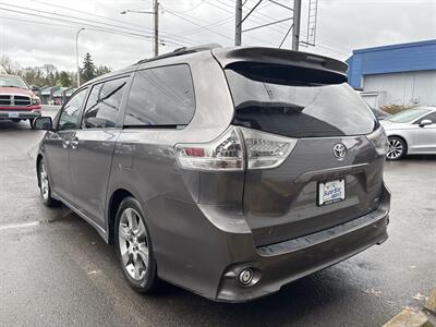 2013 Toyota Sienna SE 8-Passenger   - Photo 5 - Milwaukie, OR 97267