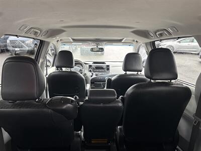2013 Toyota Sienna SE 8-Passenger   - Photo 18 - Milwaukie, OR 97267