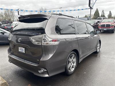 2013 Toyota Sienna SE 8-Passenger   - Photo 7 - Milwaukie, OR 97267