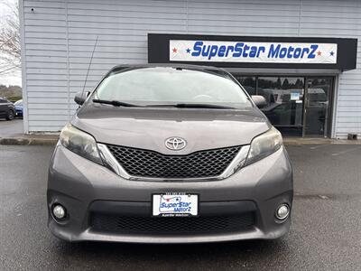 2013 Toyota Sienna SE 8-Passenger   - Photo 2 - Milwaukie, OR 97267