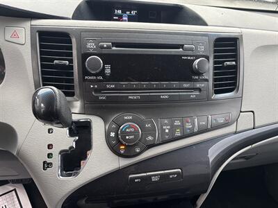 2013 Toyota Sienna SE 8-Passenger   - Photo 24 - Milwaukie, OR 97267