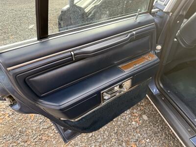 1988 Lincoln Town Car   - Photo 7 - Lakewood, NJ 08701