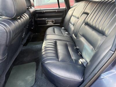 1988 Lincoln Town Car   - Photo 8 - Lakewood, NJ 08701