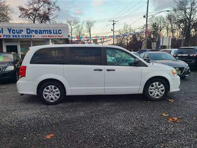 2019 Dodge Grand Caravan SE - Photo 2 - Lakewood, NJ 08701