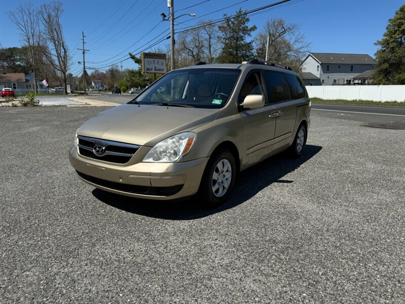2008 Hyundai Entourage GLS - Photo 1 - Lakewood, NJ 08701