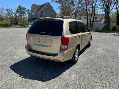 2008 Hyundai Entourage GLS   - Photo 5 - Lakewood, NJ 08701