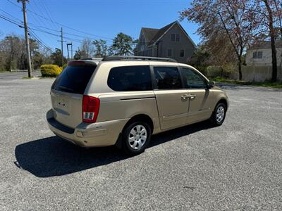 2008 Hyundai Entourage GLS   - Photo 6 - Lakewood, NJ 08701