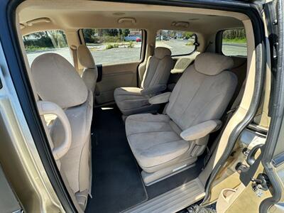 2008 Hyundai Entourage GLS   - Photo 11 - Lakewood, NJ 08701