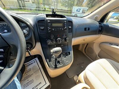 2008 Hyundai Entourage GLS   - Photo 12 - Lakewood, NJ 08701