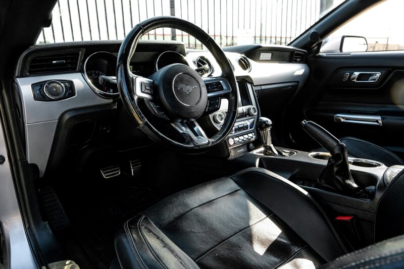 2016 Ford Mustang EcoBoost Premium photo 2