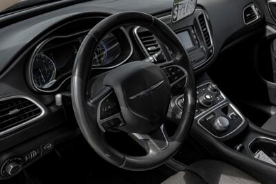 2015 Chrysler 200 Limited   - Photo 17 - Dallas, TX 75229