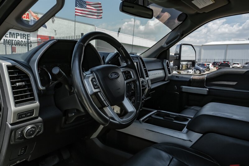 2019 Ford F-350 Lariat photo 3