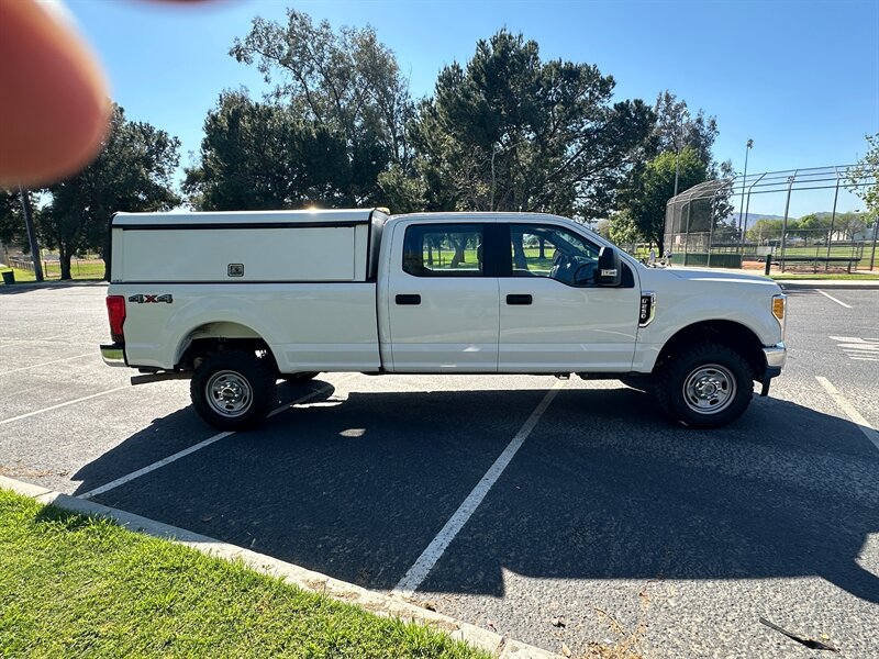 2017 Ford F-250 Super Duty - Photo 4 - Hesperia, CA 92345