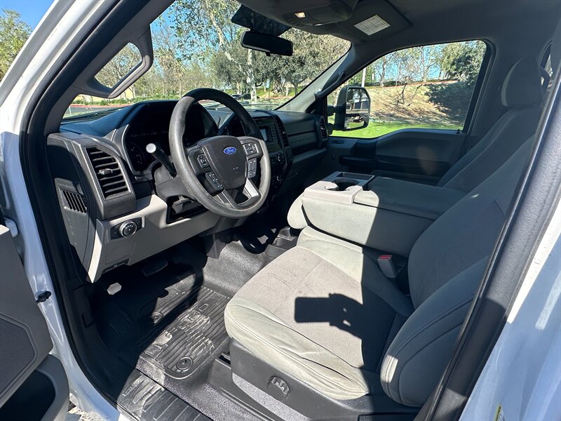 2017 Ford F-250 Super Duty - Photo 8 - Hesperia, CA 92345